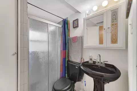 Bath - 1444 E 146th St, Dolton, IL 60419 photo 2 of 2