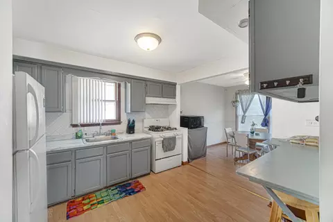 Kitchen - 1444 E 146th St, Dolton, IL 60419 photo 4 of 4
