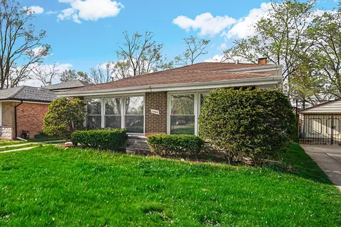 Exterior - 1444 E 146th St, Dolton, IL 60419 photo 2 of 5