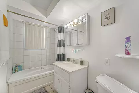 Bath - 1444 E 146th St, Dolton, IL 60419 photo 1 of 2