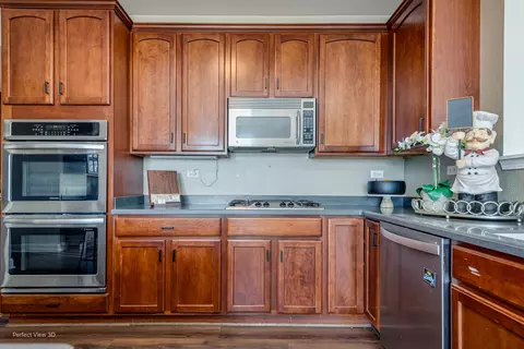Kitchen - 25227 Knoll Rd, Plainfield, IL 60544 photo 2 of 5