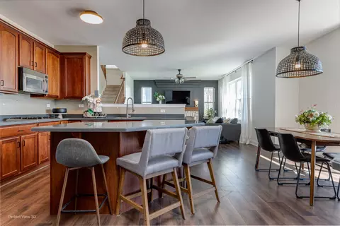 Kitchen - 25227 Knoll Rd, Plainfield, IL 60544 photo 4 of 5