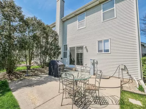 Exterior - 32507 Millstone Cir, Lakemoor, IL 60051 photo 5 of 7