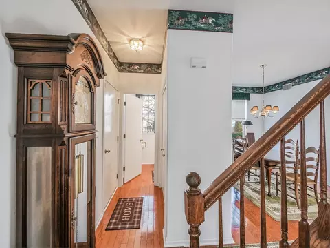 Entry Way - 32507 Millstone Cir, Lakemoor, IL 60051 photo 1 of 1