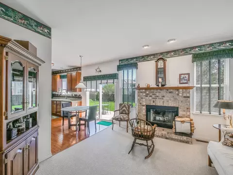 Living - 32507 Millstone Cir, Lakemoor, IL 60051 photo 1 of 3