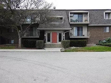 214 E Bailey Rd #M, Naperville, IL 60565