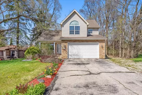 3448 Greenwood Ave, Gurnee, IL 60031