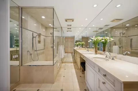 Bath - 180 E Pearson St #4903, Chicago, IL 60611 photo 1 of 2
