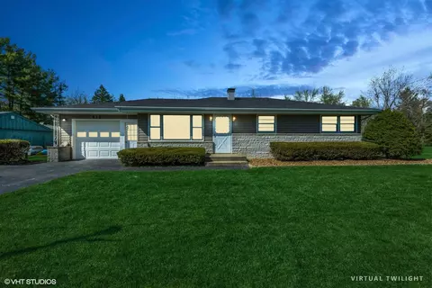 512 Engels Pl, Spring Grove, IL 60081