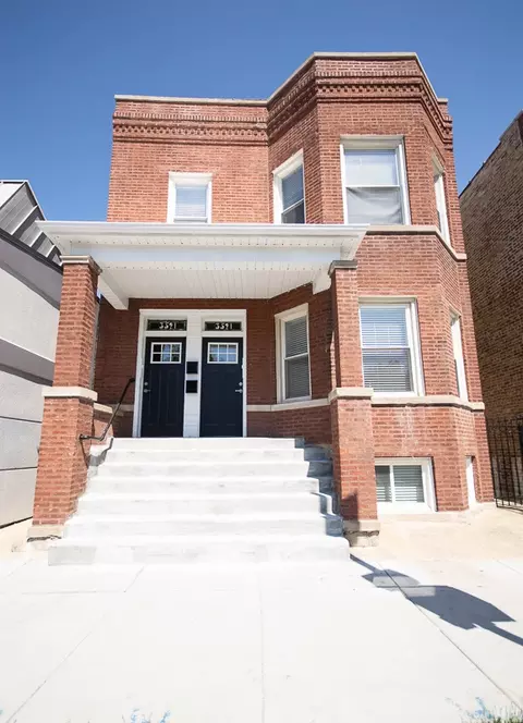3521 N Western Ave, Chicago, IL 60618