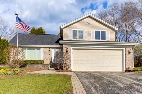 435 Somerset Ct, Algonquin, IL 60102