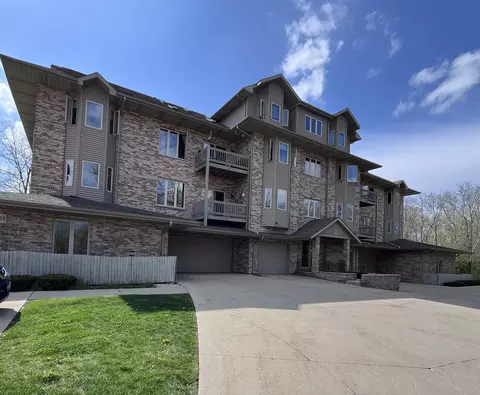 3160 Woodland Dr #3160, Zion, IL 60099