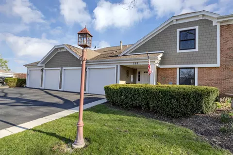 283 Mayfair Ln #A1, Schaumburg, IL 60193