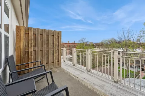 Exterior - 5212 S Berkeley Ave, Chicago, IL 60615 photo 2 of 4