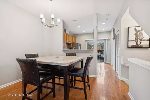Dining - 5212 S Berkeley Ave, Chicago, IL 60615 photo 1 of 2