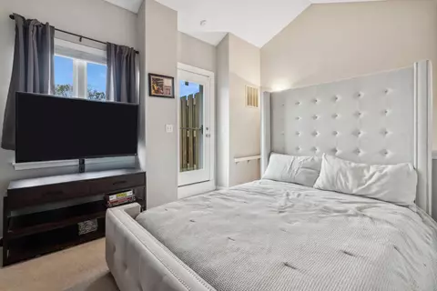 Bedroom - 5212 S Berkeley Ave, Chicago, IL 60615 photo 5 of 5