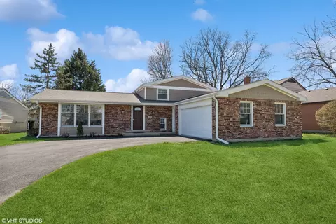 207 W Pickwick Rd, Arlington Heights, IL 60005