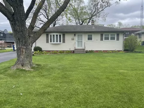 1116 Magnolia Dr, Joliet, IL 60435