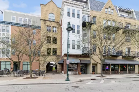321 Front St #2202, Lemont, IL 60439