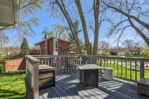Exterior - 1545 Edgefield Ln, Hoffman Estates, IL 60169 photo 3 of 5