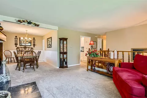 Living - 1545 Edgefield Ln, Hoffman Estates, IL 60169 photo 4 of 7