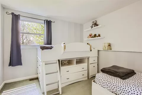 Bedroom - 1545 Edgefield Ln, Hoffman Estates, IL 60169 photo 5 of 5