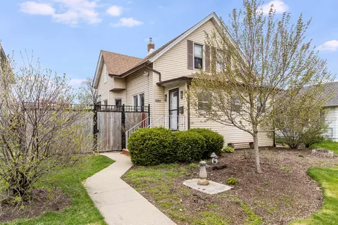 1261 Cora St, Joliet, IL 60435