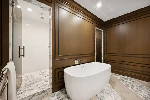 Bath - 180 E Pearson St #3607, Chicago, IL 60611 photo 2 of 7