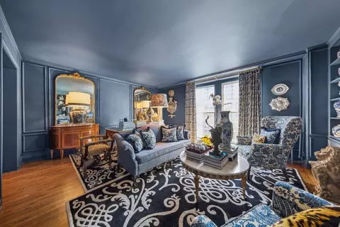 Living - 210 E Pearson St #15A, Chicago, IL 60611 photo 3 of 4