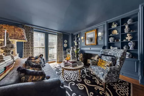 Living - 210 E Pearson St #15A, Chicago, IL 60611 photo 1 of 4