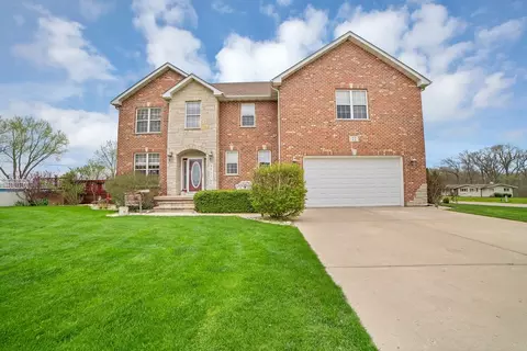 77 Timmy Trl, Lake Holiday, IL 60552