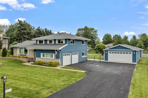 127 W Monterey Ave, Schaumburg, IL 60193