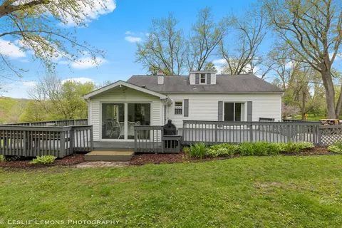 Exterior - 117 Blackhawk Trl, Algonquin, IL 60102 photo 4 of 7