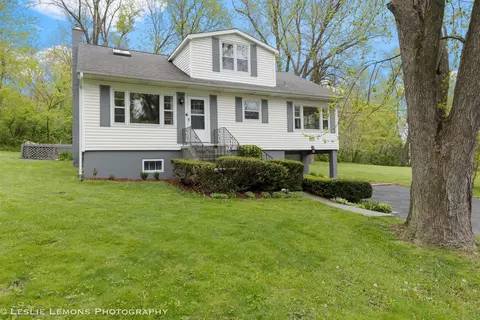 Exterior - 117 Blackhawk Trl, Algonquin, IL 60102 photo 2 of 7