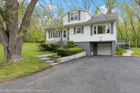 117 Blackhawk Trl, Algonquin, IL 60102