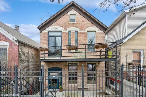 2153 W 24th St, Chicago, IL 60608