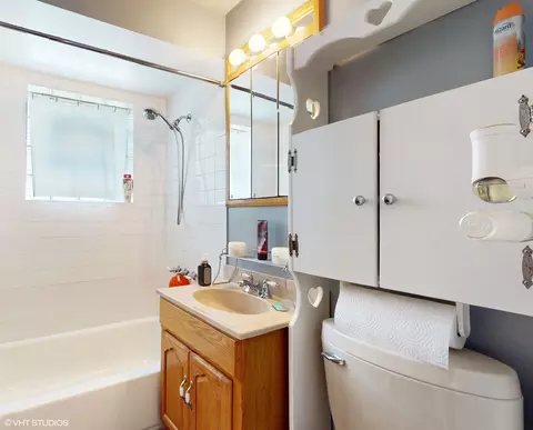 Bath - 1137 Richard Ave, Berkeley, IL 60163 photo 1 of 2