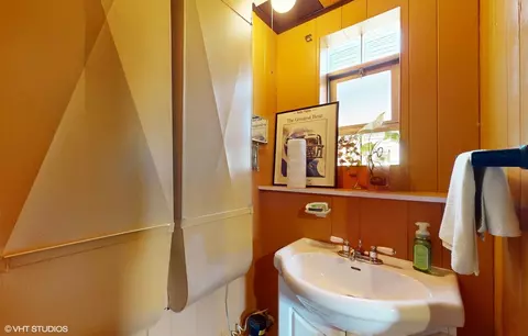 Bath - 1137 Richard Ave, Berkeley, IL 60163 photo 2 of 2