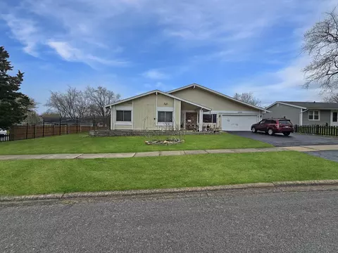 1503 Crawford Ln, Hanover Park, IL 60133