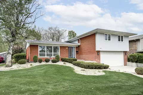 15424 Linden Dr, Oak Forest, IL 60452
