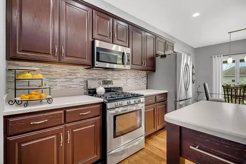 Kitchen - 1890 Erin Ln, Morris, IL 60450 photo 3 of 7