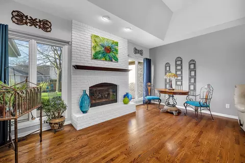 Living - 1890 Erin Ln, Morris, IL 60450 photo 4 of 6