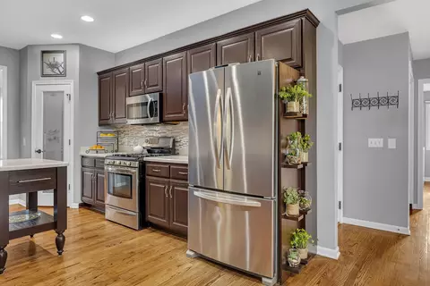 Kitchen - 1890 Erin Ln, Morris, IL 60450 photo 4 of 7