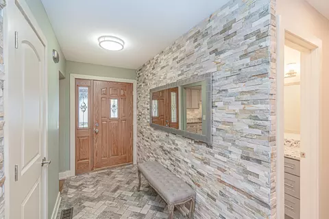 Entry Way - 224 Pinecroft Dr, Roselle, IL 60172 photo 1 of 1