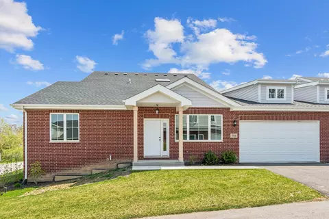 584 Prairie Crossing Dr, New Lenox, IL 60451