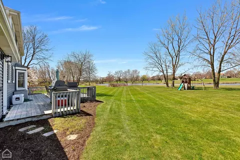 Exterior - 864 Kingston Ln, Bartlett, IL 60103 photo 4 of 7