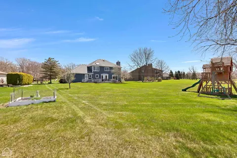 Exterior - 864 Kingston Ln, Bartlett, IL 60103 photo 5 of 7