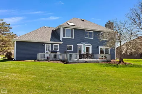 Exterior - 864 Kingston Ln, Bartlett, IL 60103 photo 2 of 7
