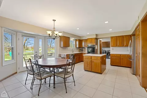 Kitchen - 864 Kingston Ln, Bartlett, IL 60103 photo 1 of 4
