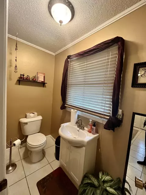 Bath - 1015 28th St, Peru, IL 61354 photo 1 of 3